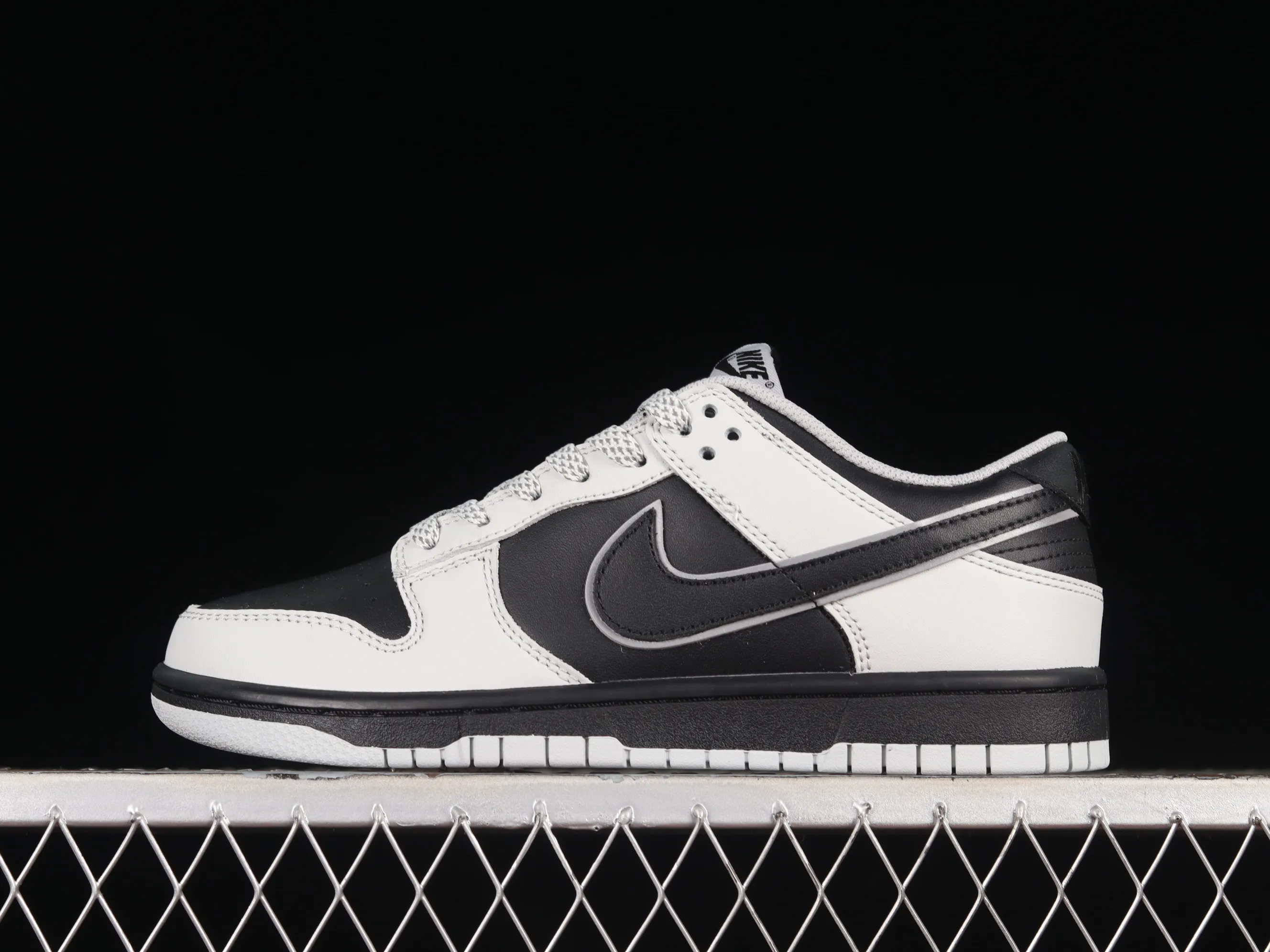 All categories Nk SB Dunk Series Nk SB Dunk Low High-end customized low-top sneakers Nk SB Dunk Low Gray cat reflective low-top casual sneakers DD9606-363